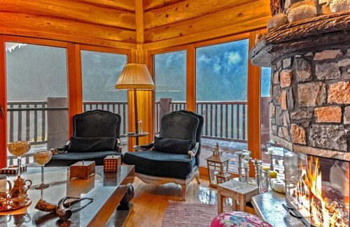 Karpenisi Chalet De Esquí | Luxury mountain Chalet, with private sauna and outdoor pool