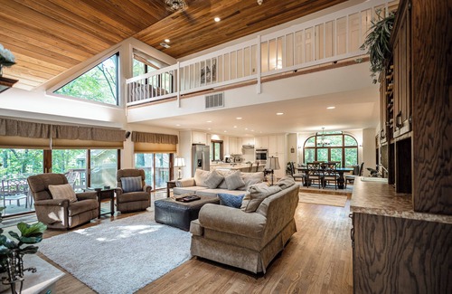 Chestnut Springs Casa | Fin de semana conmemorativo disponible - Luxury House on Mountain w / Resort Membership