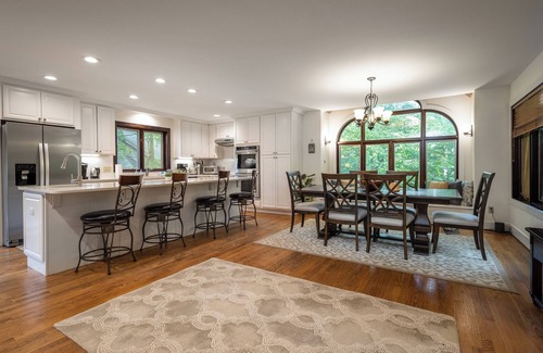 Chestnut Springs Casa | Fin de semana conmemorativo disponible - Luxury House on Mountain w / Resort Membership