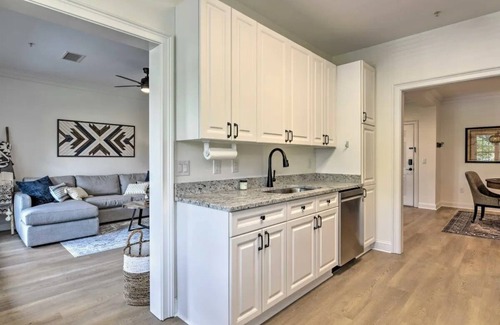 Maggie Valley Condominio | Luxury Mountain Golf w/ Pool & Hot tub