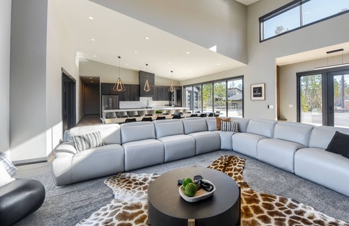 Deadwood Cabina | Luxury Mountain Oasis with Amazing View and Access to Clubhouse w/ 2 Pools