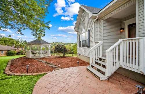 Sparta Casa | Luxury Mountain Retreat with Main House and Garage Apartment. Perfect for Families, Retreats and Remote Work