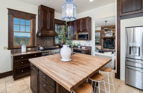 Ramona Casa | Luxury Mountain Top Estate on 21Acres + Pool+Hot Tub+ 3 Kitchens + Hiking Trails