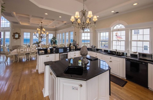 Sandbridge Casa | Luxury Multi-Level Oceanfront/Beach House ! 7Bedrooms/6.5 bathroom-Pet friendly.