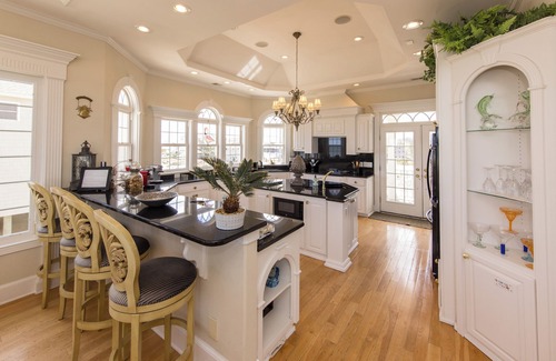 Sandbridge Casa | Luxury Multi-Level Oceanfront/Beach House ! 7Bedrooms/6.5 bathroom-Pet friendly.