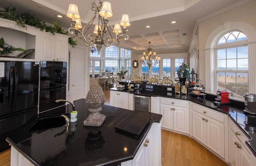 Sandbridge Casa | Luxury Multi-Level Oceanfront/Beach House ! 7Bedrooms/6.5 bathroom-Pet friendly.