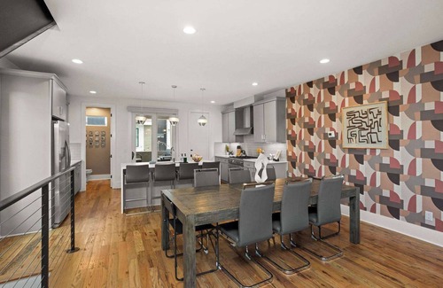 Eighth Avenue Casa | Luxury Nashville Homes: Sleeps 36, Free Parking, Perfect for Groups
