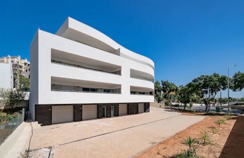 Lagos Condominio | Luxury new 2 bedrooms apartment with parking.