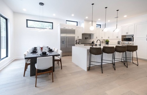 Galindo Casa | Luxury New Home, Private Pool/Spa, Sleeps 10 all King, Cold Plunge, 4 min to Dt