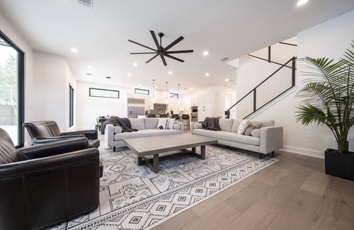 Galindo Casa | Luxury New Home, Private Pool/Spa, Sleeps 10 all King, Cold Plunge, 4 min to Dt
