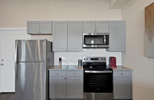 Central Arlington Casa | Luxury New Build Townhome 2BR 2BA with Garage