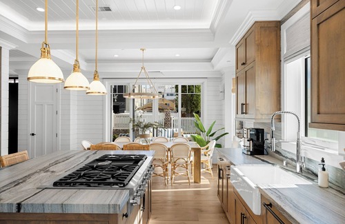 Beach Barber Tract Casa | Luxury New Build @ Windansea Beach- AC, Fire Pit, 2-Car Parking