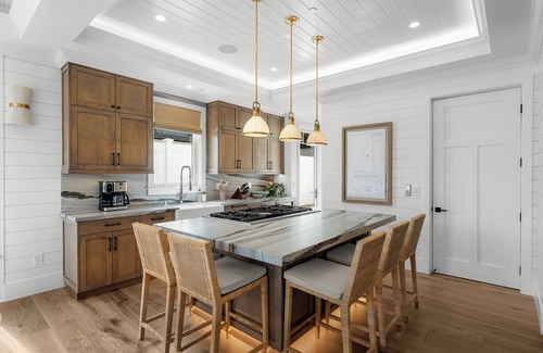 Beach Barber Tract Casa | Luxury New Build @ Windansea Beach- AC, Fire Pit, 2-Car Parking