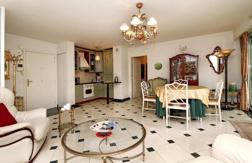 Mandelieu-La-Napoule Apartamento | LUJO NUEVO APARTAMENTO DE 2 DORMITORIOS CON GRAN TERRAZA Y CERCA DE PISCINA