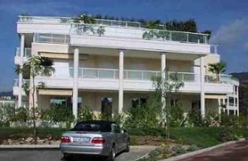 Mandelieu-La-Napoule Apartamento | LUJO NUEVO APARTAMENTO DE 2 DORMITORIOS CON GRAN TERRAZA Y CERCA DE PISCINA