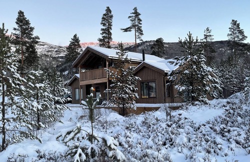 Kviteseid Casa | Luxury new villa 4 bathrooms, sauna and 5 bedrooms in Norwegian nature.