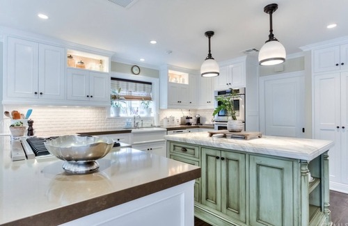 Harbor View Casa | Casa de lujo en Newport Beach, en un vecindario ideal para familias, comisariada por compañeros de alojamiento