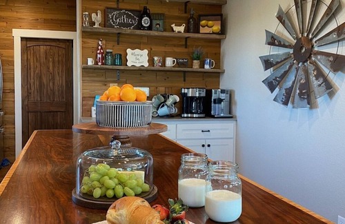 Muenster Casa | Luxury North Texas Retreat--PARTIAL Rental for 16--Pool/Spa/Sports Courts/Views