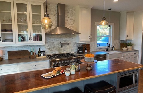 Muenster Casa | Luxury North Texas Retreat--PARTIAL Rental for 16--Pool/Spa/Sports Courts/Views