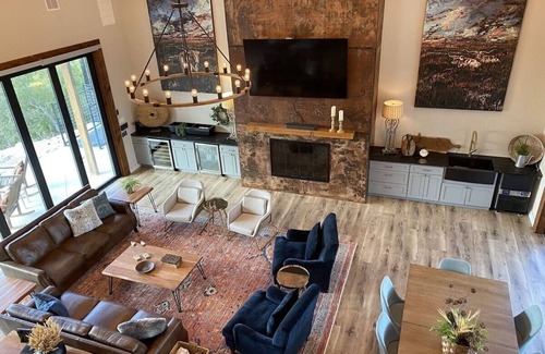 Muenster Casa | Luxury North Texas Retreat--PARTIAL Rental for 16--Pool/Spa/Sports Courts/Views