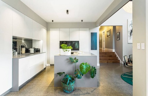 Grey Lynn Casa | Luxury Executive Family Home with Parking & Spa