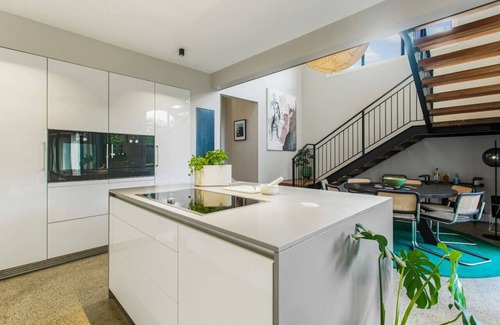 Grey Lynn Casa | Luxury Executive Family Home with Parking & Spa