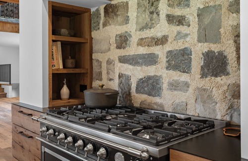Livingston Casa | Luxury Oasis Near Yellowstone, Spacious 4-Bedroom Home, pond, Guest House