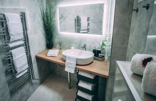 Brno-stred Apartamento | ⭑ Luxury Oasis, Sauna, AC & Free Parking