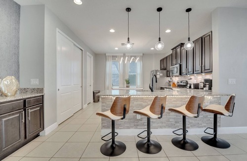 West Kissimmee Casa | Luxury Oasis: Sleeps 16 Perfect for Large Groups