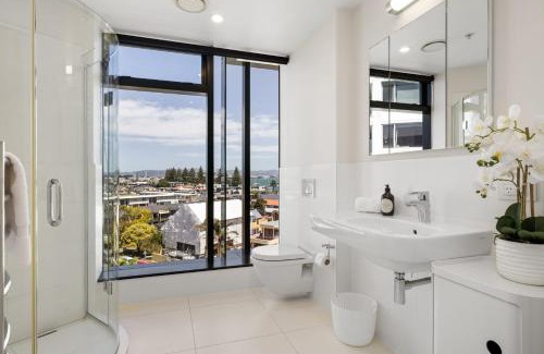 Mount Maunganui Apartamento | Luxury Ocean & Harbour Views - Heated Pool, Main Beach & Gym