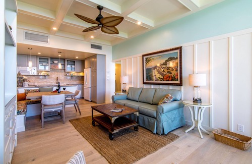 Historic Lahaina Front Street Condominio | Unidad única de un dormitorio en el primer piso frente al mar