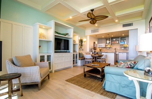 Historic Lahaina Front Street Condominio | Unidad única de un dormitorio en el primer piso frente al mar