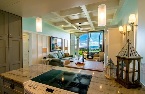 Historic Lahaina Front Street Condominio | Unidad única de un dormitorio en el primer piso frente al mar