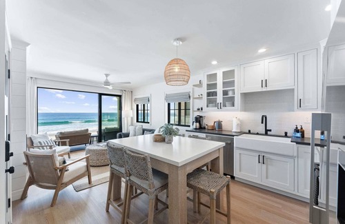 Mission Beach Casa | Luxury oceanfront fourplex with roof deck, sleeps 22