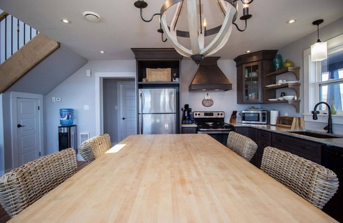 Lunenburg Cabaña | Luxury Oceanfront Home in Lunenburg