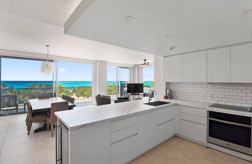 Oranjestad-West Apartamento | Luxury Oceanfront Penthouse w/ Breathtaking Views at O Condo 22 by Bocobay
