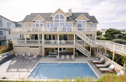 Whalehead Beach Casa | LUXURY, OCEANFRONT, Pool, ELEV, Rec Rm, Beach Access, Ocean Views! WL983, Fairligh