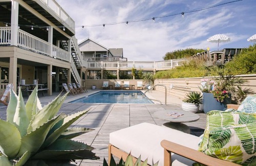 Whalehead Beach Casa | LUXURY, OCEANFRONT, Pool, ELEV, Rec Rm, Beach Access, Ocean Views! WL983, Fairligh