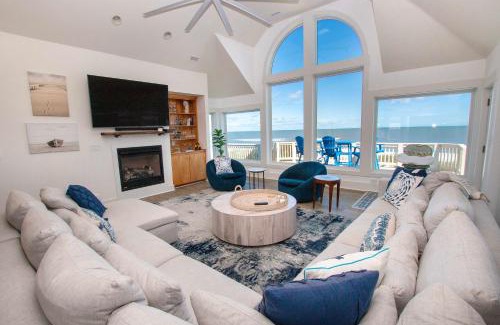 Whalehead Beach Casa | LUXURY, OCEANFRONT, Pool, ELEV, Rec Rm, Beach Access, Ocean Views! WL983, Fairligh