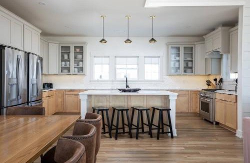 Ocean Hill Casa | Luxury Oceanview Heated Pool Theater Pool Table