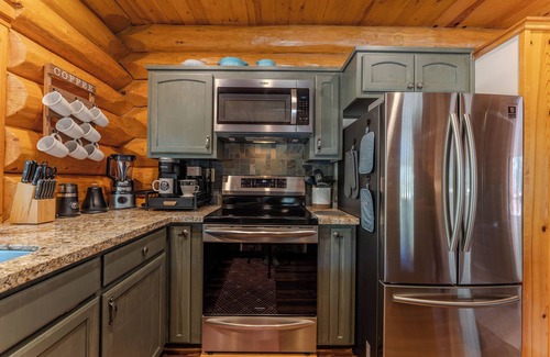 Springville Cabina | Luxury off-grid log home on 320 acres in Giant Sequoia National Monument