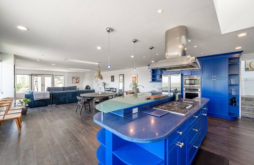 Canoga Park Casa | Architectural gem, Hilltop Views, Luxury & Private