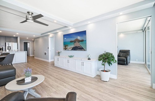 North Pacific Beach Condominio | Luxury on Cloud 9! Amazing oceanfront views. 2 bedrooms 2 bath, Sleeps 6 guests.