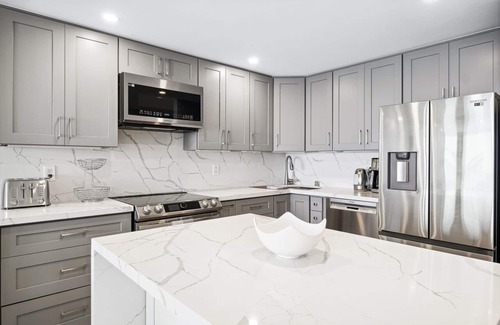 North Pacific Beach Condominio | Luxury on Cloud 9! Amazing oceanfront views. 2 bedrooms 2 bath, Sleeps 6 guests.