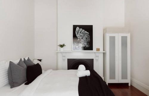 Carlton South Casa | Luxury On Lygon, Victorian Terrace