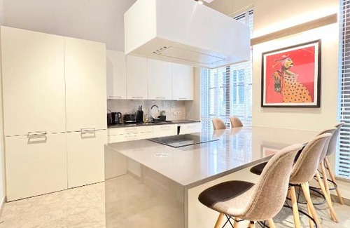 Marolles Apartamento | Luxury on Rue Haute
