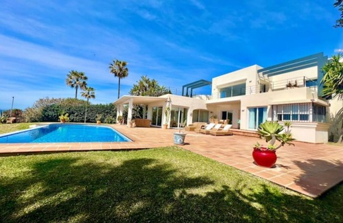 Carib Playa Villa | Lujo en primera línea de playa