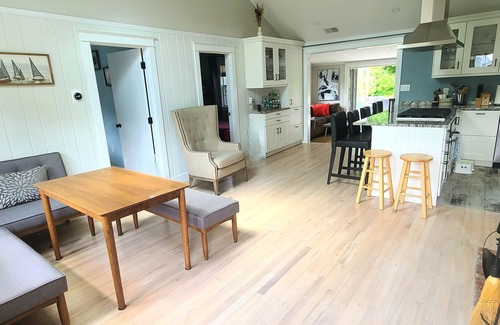 West Yarmouth Cabaña | Luxury on the cape, Private beach , central a/c, outdoor shower