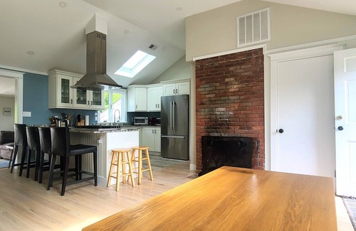 West Yarmouth Cabaña | Luxury on the cape, Private beach , central a/c, outdoor shower