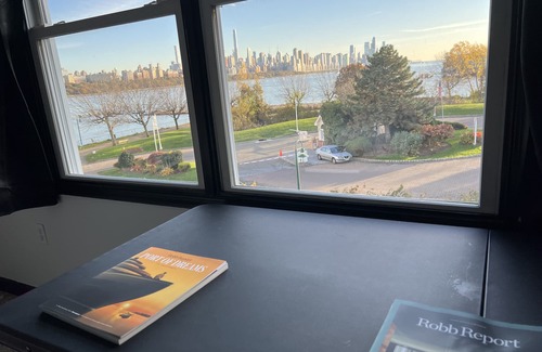Edgewater Condominio | Luxury on the Hudson River condo overlooking New York City